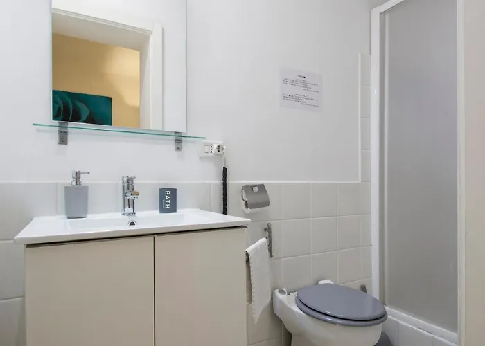 Chroma Farinone 28 Rome